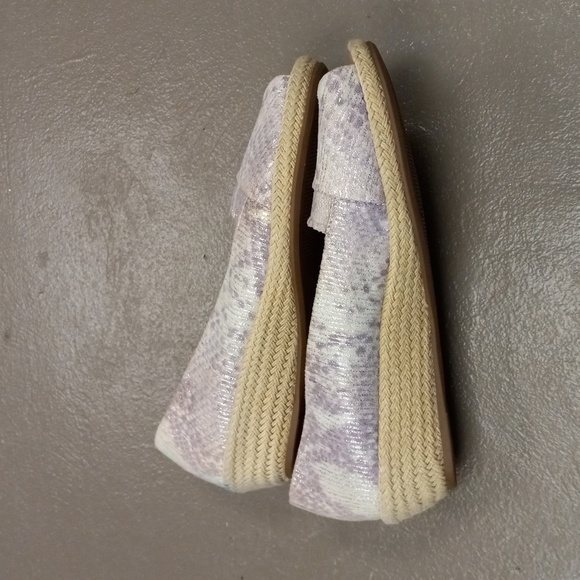 Gentle Souls by Kenneth Cole Cream& Lavender with Silver Shimmer Open Toe Wedges - Picture 8 of 13